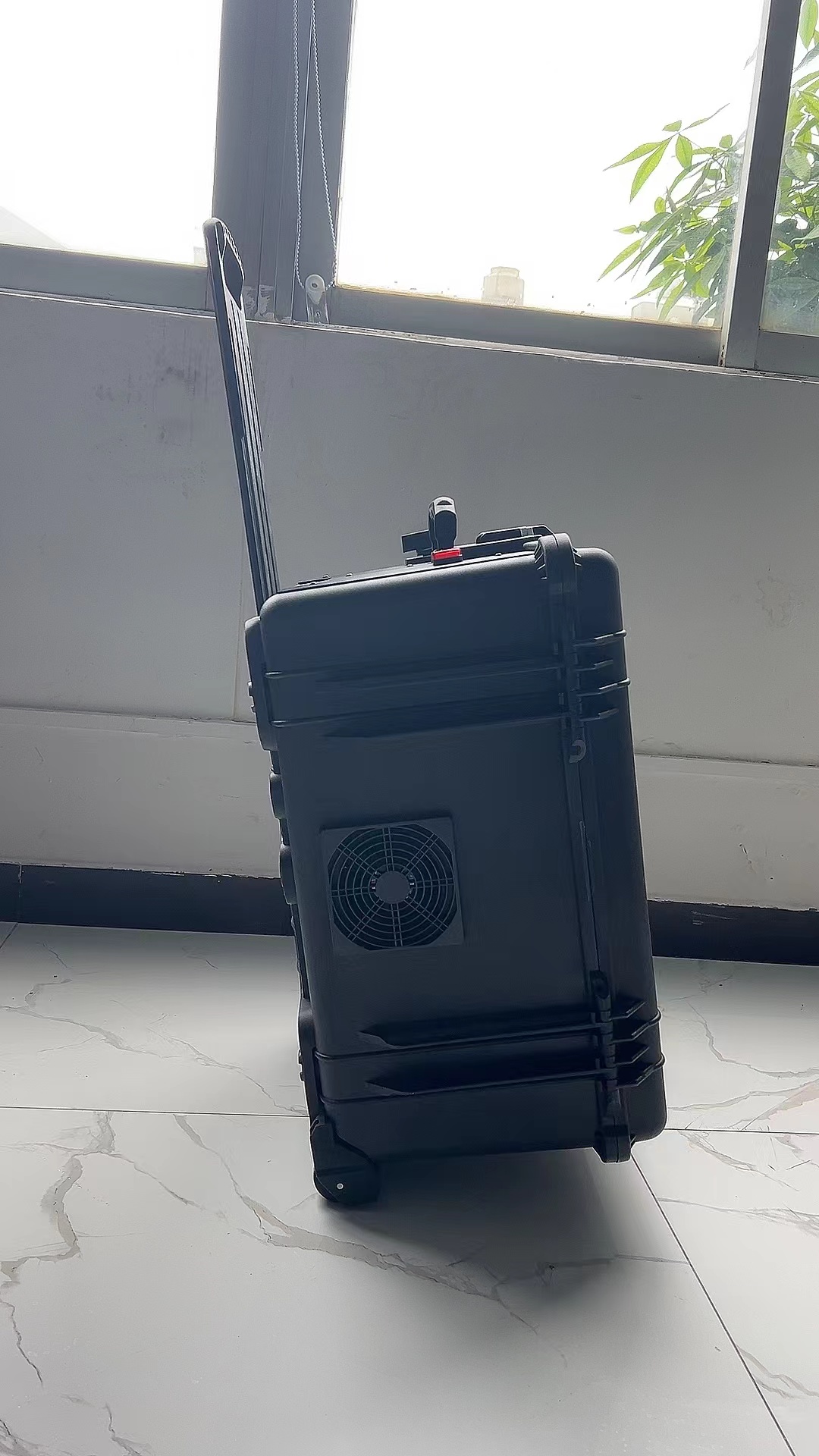 德昌手拉箱型移动通信干扰器